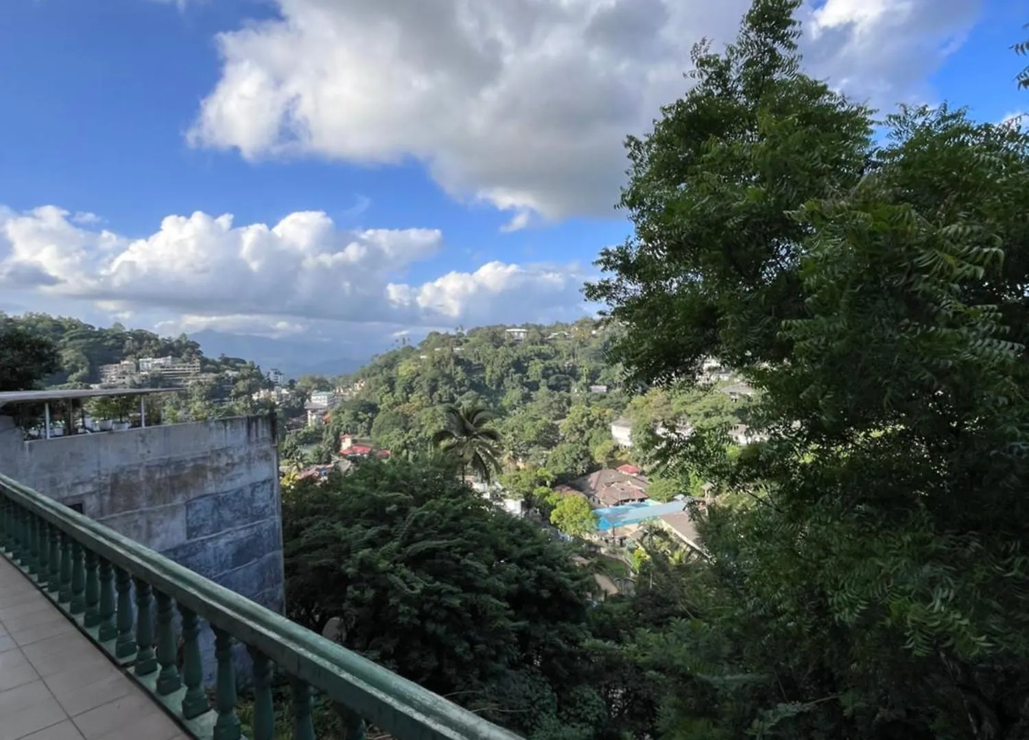Sunbloom Hostel Kandy Sri Lanka